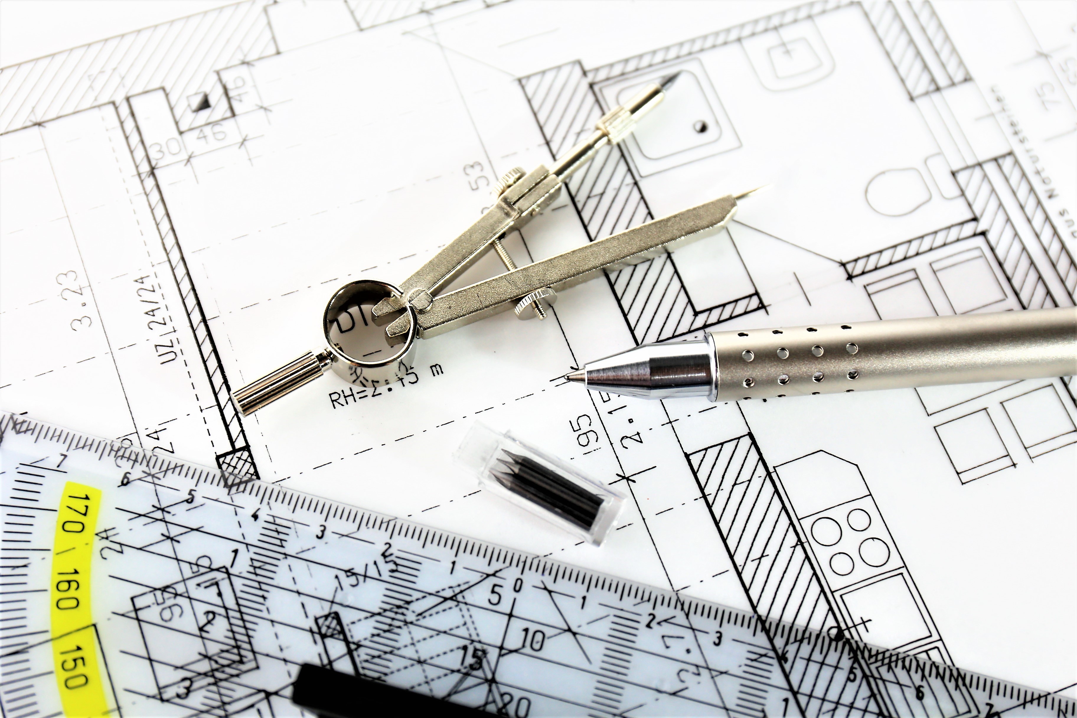 Tegning, passer og pen