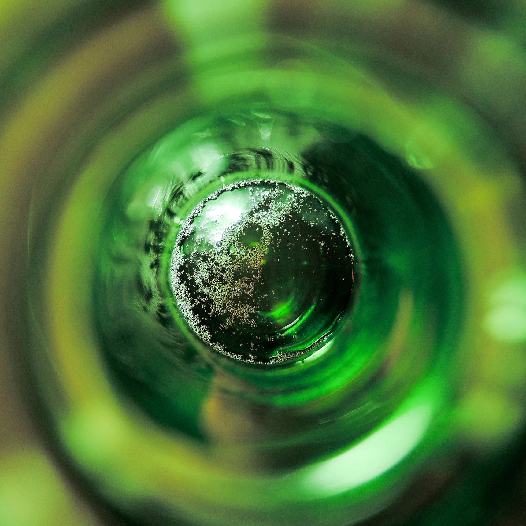 Ølflaske set fra oven