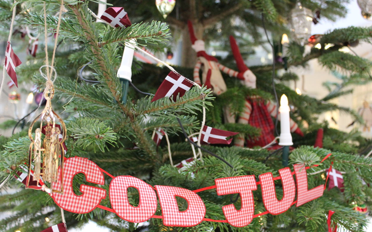 Juletræ med pynt