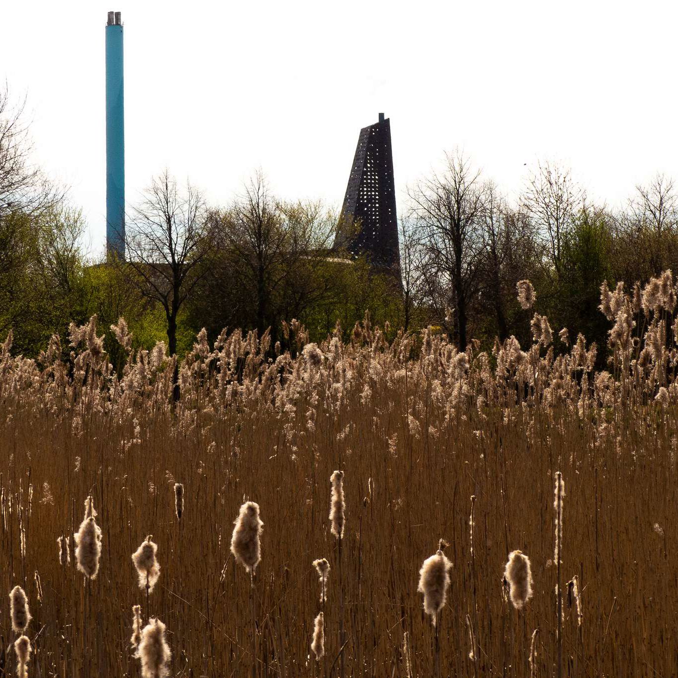 Energitårnet og en mark